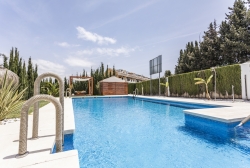 Residencial ligger i hjertet af Marbella, i Nueva Andalucía.