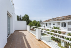 Residencial est situé au cœur de Marbella, à Nueva Andalucía.