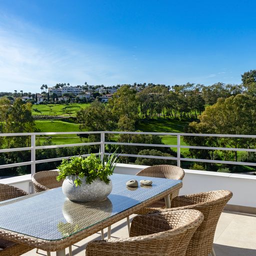 Ontdek moderne herenhuizen te koop in Estepona, Málaga, in het hart van de Costa del Sol