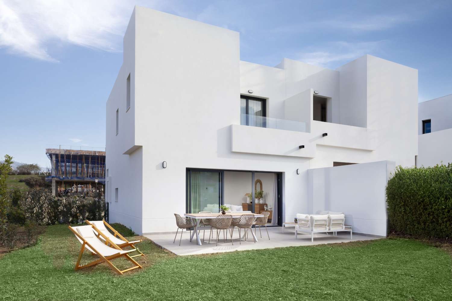 Discover a complex with large gardens with houses on private plotsAlhaurín de la Torre, Malaga