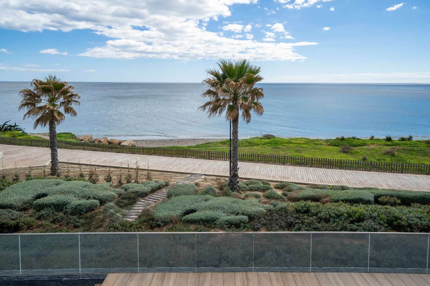 Es ist ein privilegiertes Projekt direkt am Strand, Estepona