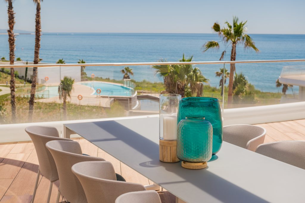 It is a privileged project on the beachfront, Estepona