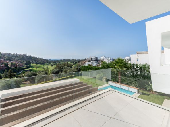 Près de l’hôtel se trouve l’un des plus beaux terrains de golf de Marbella