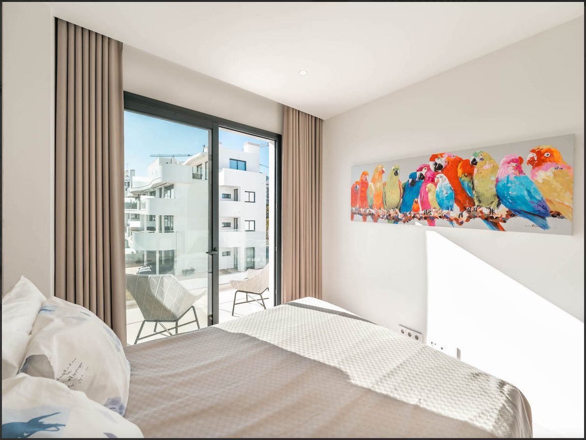 ALQUILER TURÍSTICO. Este sofisticado Apartamento de 2 Dormitorios y 2 baños ofrece elegancia y comodidad