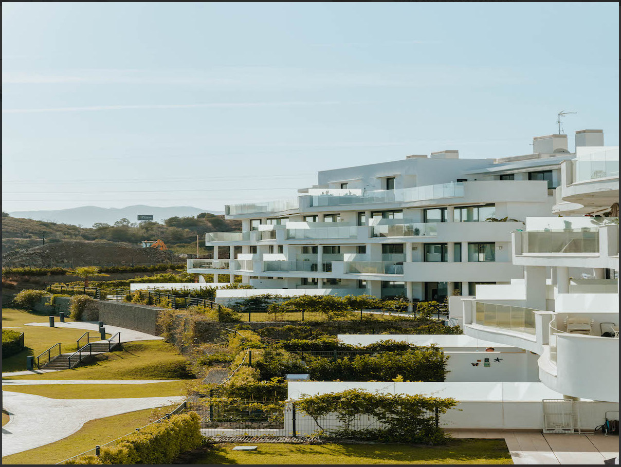 TOURISTISCHE VERMIETUNG. Dieses anspruchsvolle Apartment mit 2 Schlafzimmern und 2 Bädern bietet Eleganz, Komfort und Bequemlichkeit