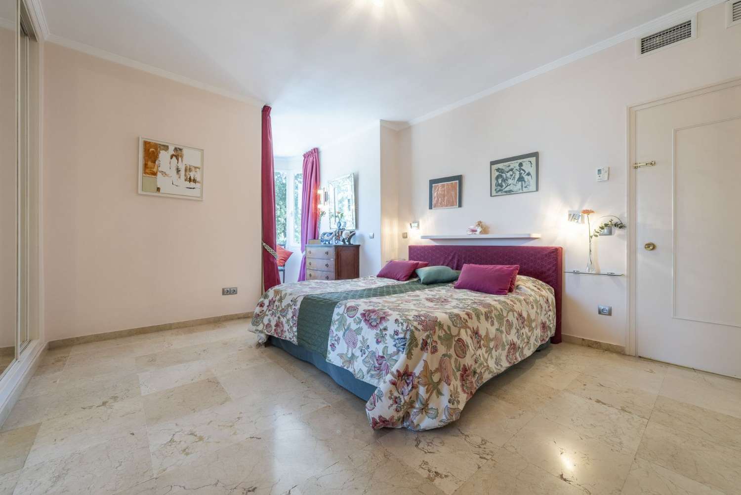 Prachtig appartement met panoramisch uitzicht in Guadalmina Alta, San Pedro de Alcántara