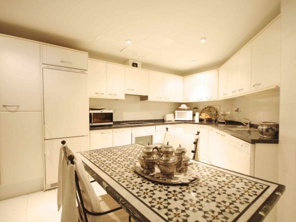 Excellent and spacious 3-bedroom apartment in Marbella