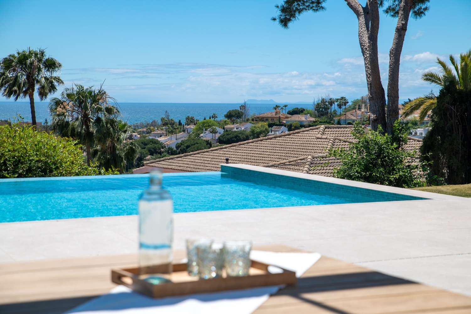 Spektakulær moderne en-etagers villa med panoramaudsigt over havet, Elviria, Marbella