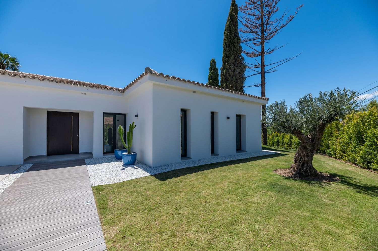 Spektakuläre zeitgenössische einstöckige Villa mit Panoramablick auf das Meer, Elviria, Marbella