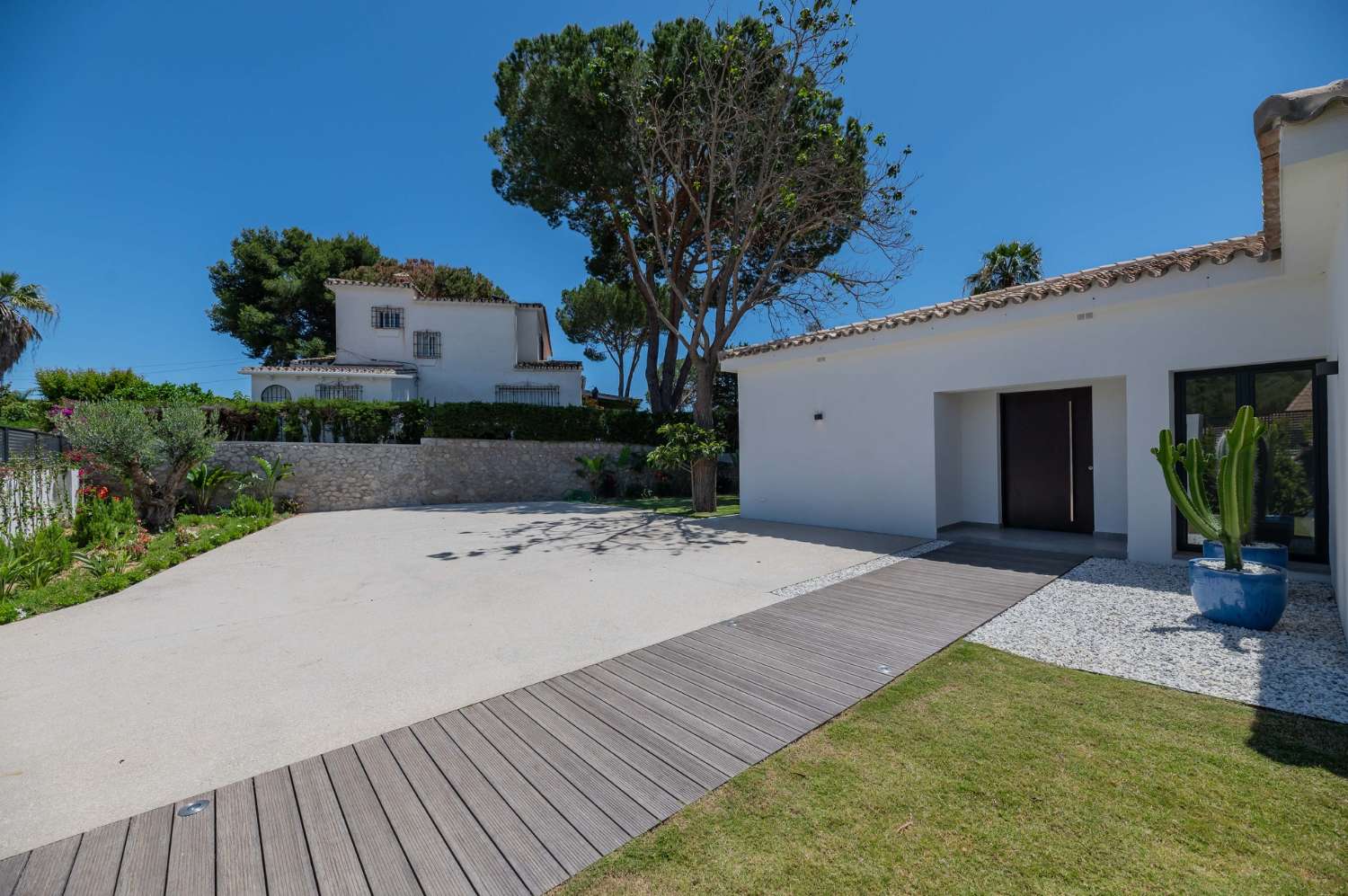 Spektakuläre zeitgenössische einstöckige Villa mit Panoramablick auf das Meer, Elviria, Marbella