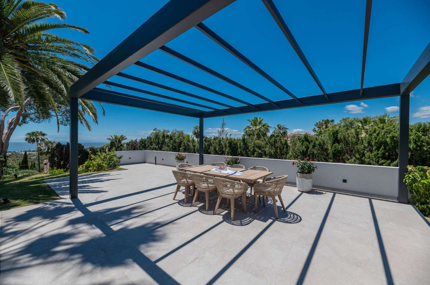 Spektakuläre zeitgenössische einstöckige Villa mit Panoramablick auf das Meer, Elviria, Marbella