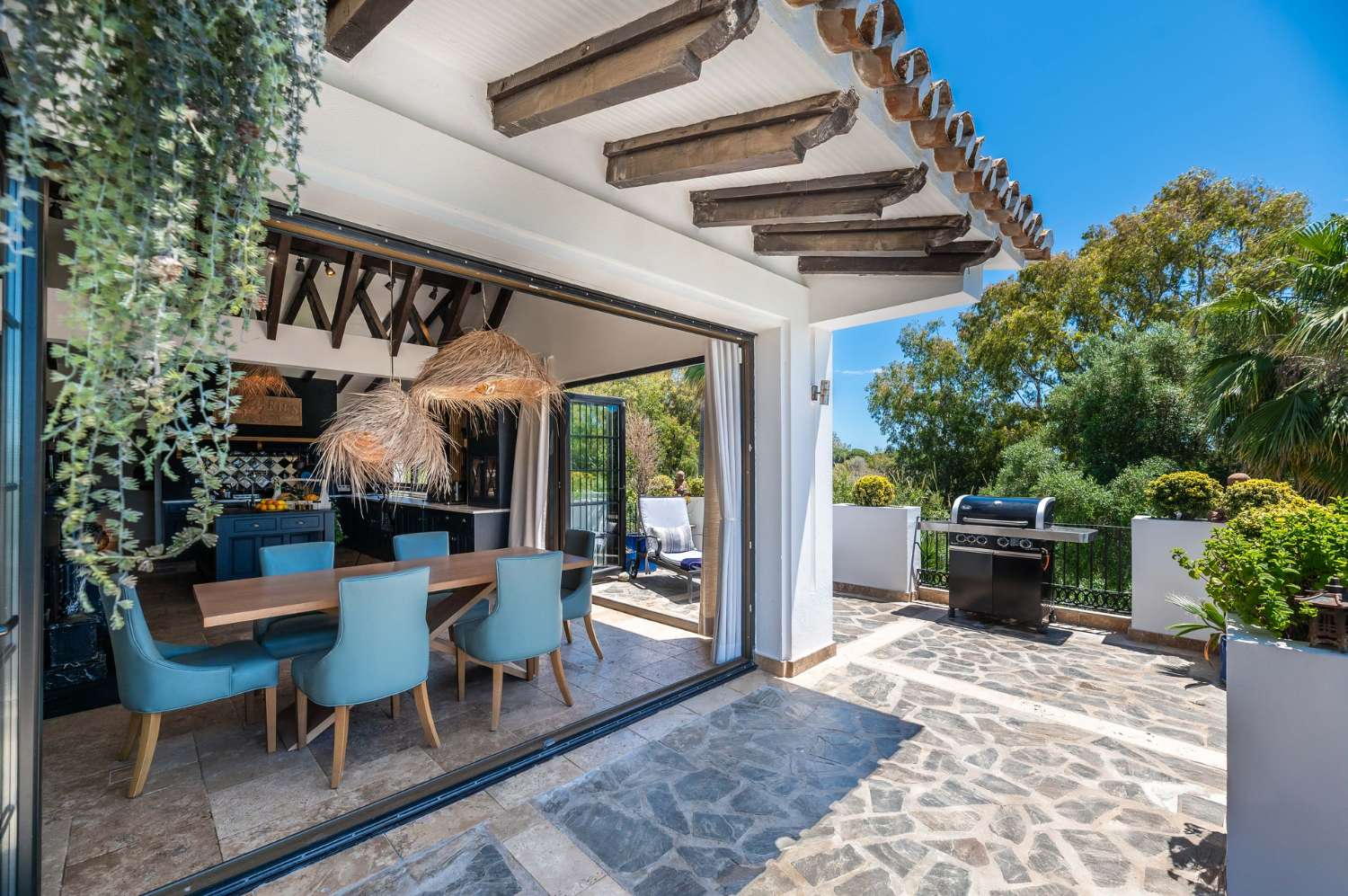 Luxe villa aan het strand met 5 slaapkamers in Marbesa, Elviria