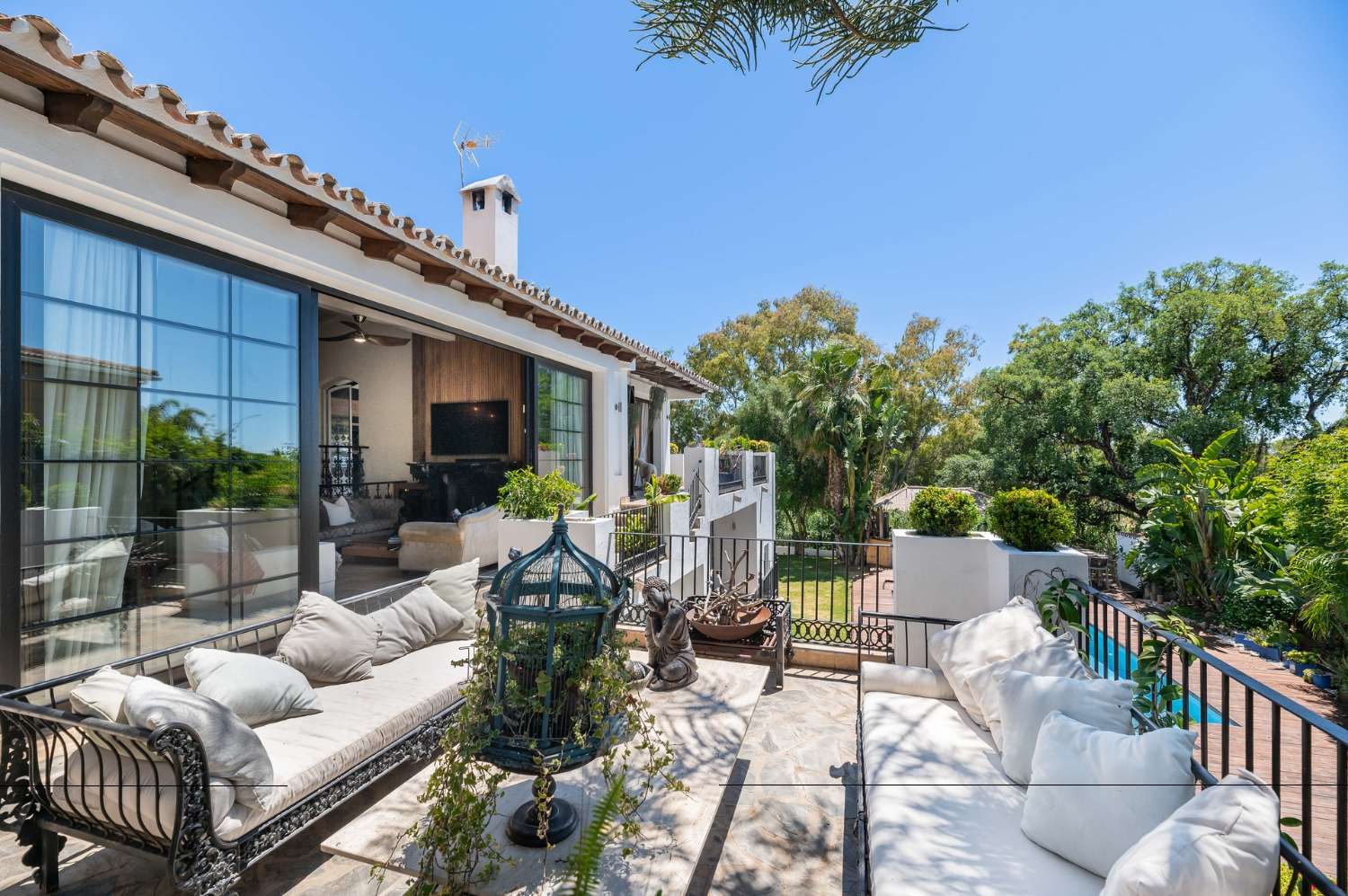 Luxe villa aan het strand met 5 slaapkamers in Marbesa, Elviria