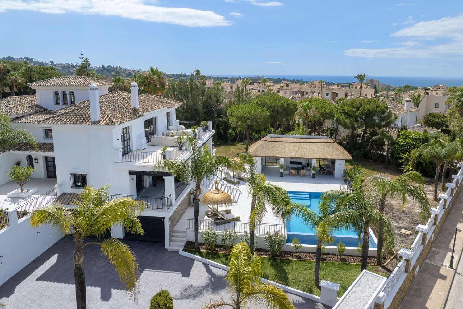 Villa-Villa te koop in Elviria, Marbella