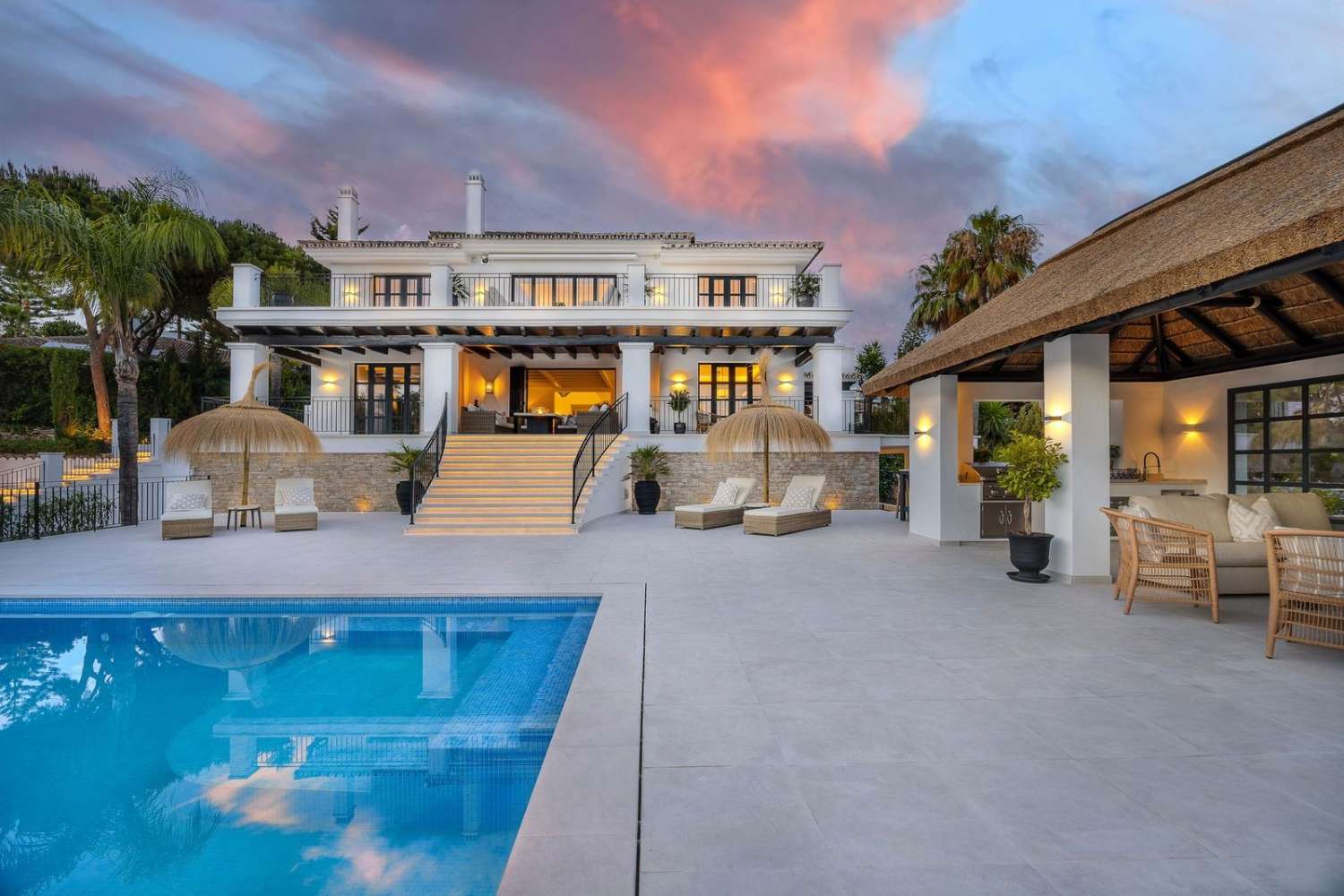 Villa-Villa te koop in Elviria, Marbella