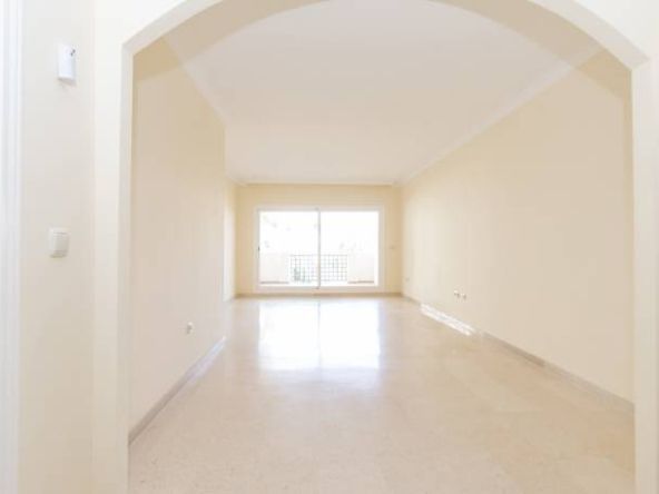 Fantástico apartamento de dos dormitorios en Elviria, Marbella