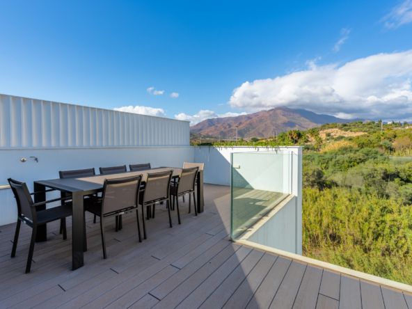 Splendida casa a schiera con vista sul mare a Estepona