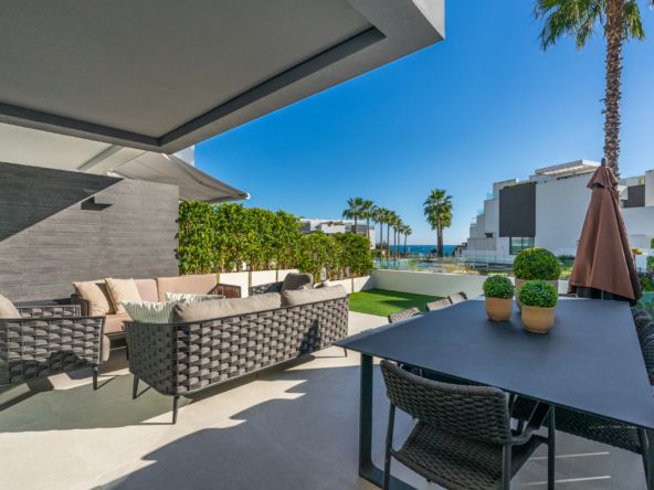 Splendida casa a schiera con vista sul mare a Estepona