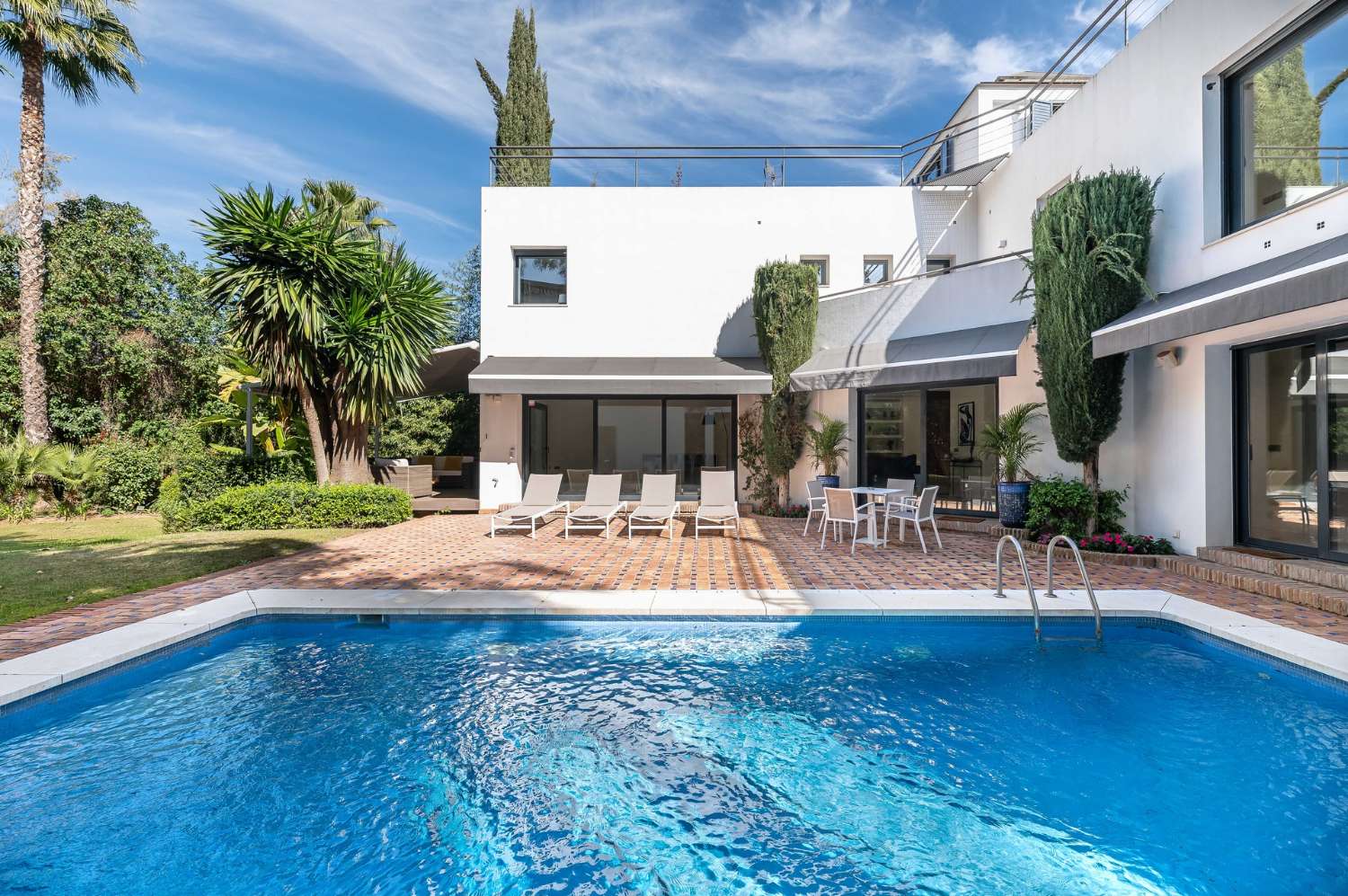 Exquisita casa familiar en una ubicación privilegiada, Nueva Andalucía, Marbella