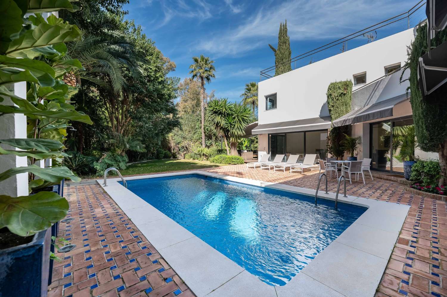 Prachtig familiehuis op een toplocatie, Nueva Andalucía, Marbella