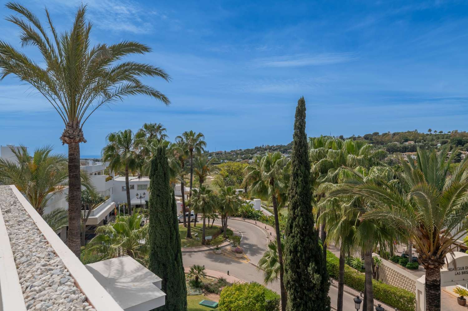 Makellos neu fertiggestelltes Penthouse mit 360º-Blick im berühmten Golftal