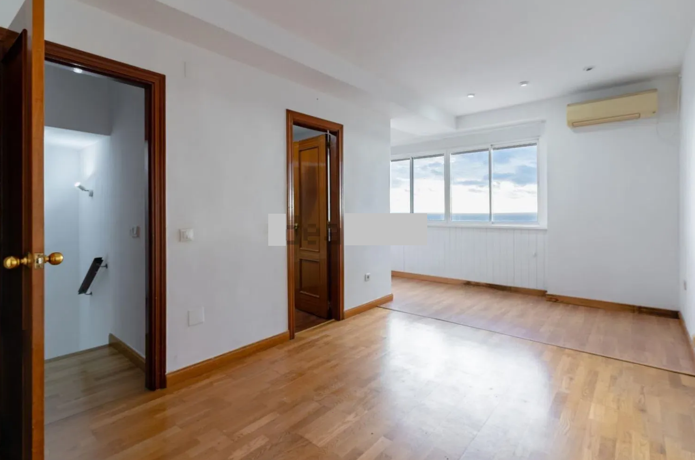 Willkommen in diesem spektakulären Triplex in Torremolinos, Málaga!