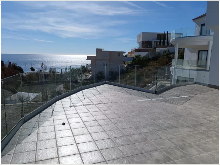 ¡Espectacular villa de lujo cerca de la playa en Benalmádena!