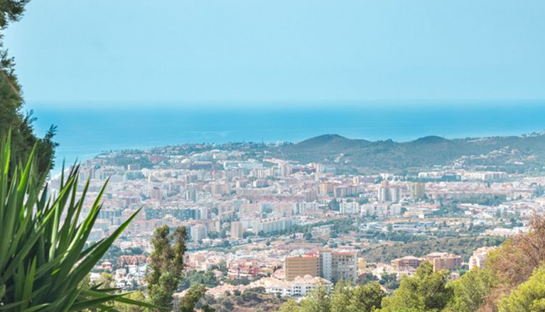 Bedøvelse villa med panoramaudsigt over havet og bjergene i Mijas